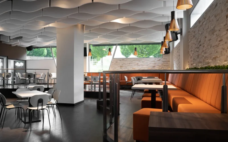 ruido y acústica en restaurantes modernos