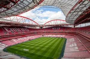 Vista interior del Estadio da Luz en Lisboa, sede de la final de la Champions League femenina 2025