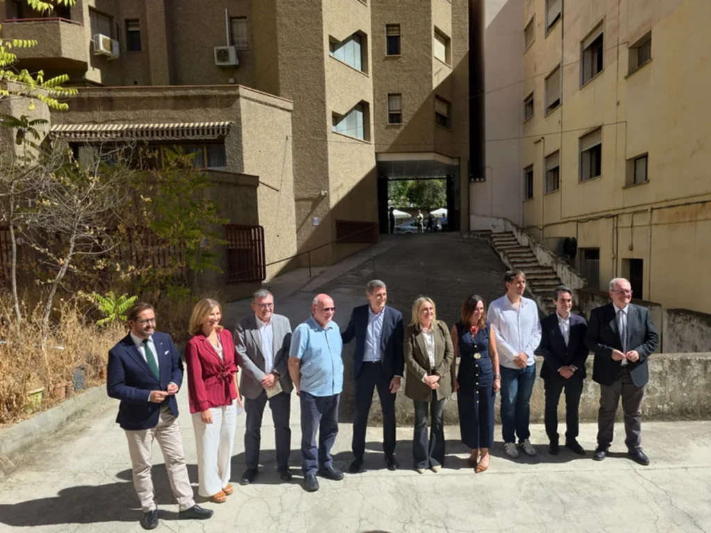 Autoridades presentan el proyecto de alquiler social cohousing Granada en la calle Ancha de Capuchinos