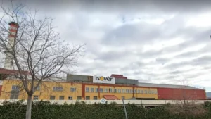 Planta de Isover en Azuqueca donde se produce lana de roca sostenible con horno eléctrico