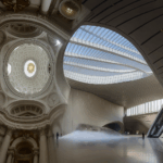 composición visual que une la cúpula barroca de San Carlo alle Quattro Fontane con el interior moderno del Museo de Chengdu, mostrando la influencia de la arquitectura de Bernini y Borromini en la arquitectura contemporánea