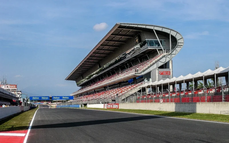 Imagen real del Circuit de Barcelona-Catalunya en la recta principal.