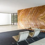 Interior del Pabellón de Barcelona que ejemplifica el principio menos es más