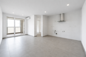 Piso de obra nueva sin cocina instalada, una tendencia cada vez más común en promociones inmobiliarias